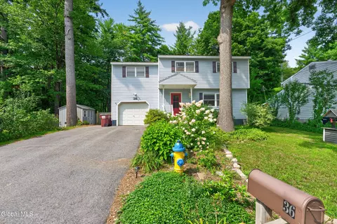 36 Michael Dr, Saratoga Springs, NY 12866