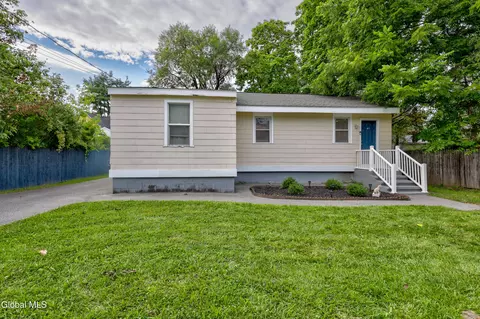 41 Hillcrest Ave, Schenectady, NY 12304
