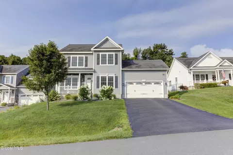 18 Rysedorph Ln, Rensselaer, NY 12144