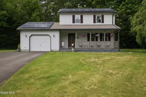 31 Oak St, Lake George, NY 12845
