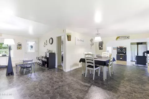 Dining - 106 Hilltop Rd, Sprakers, NY 12166 photo 1 of 1