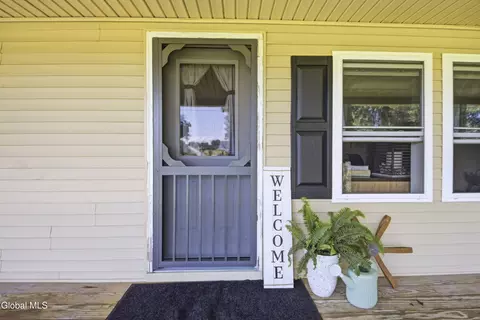 Exterior - 106 Hilltop Rd, Sprakers, NY 12166 photo 6 of 14