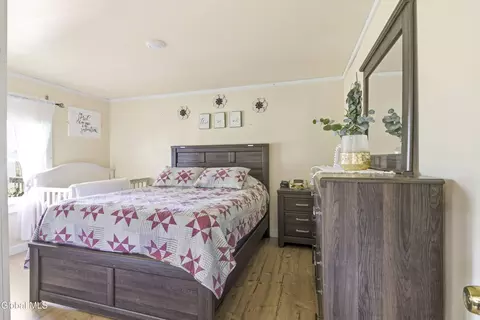 Bedroom - 106 Hilltop Rd, Sprakers, NY 12166 photo 2 of 6