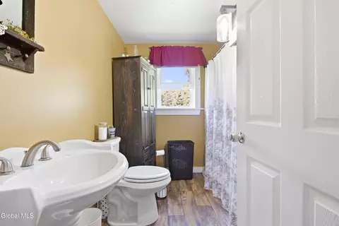Bath - 106 Hilltop Rd, Sprakers, NY 12166 photo 1 of 5