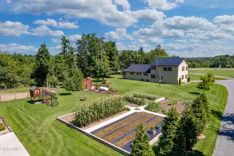 Exterior - 106 Hilltop Rd, Sprakers, NY 12166 photo 3 of 14