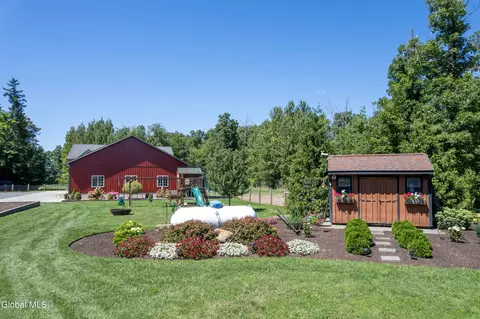 Exterior - 106 Hilltop Rd, Sprakers, NY 12166 photo 5 of 14