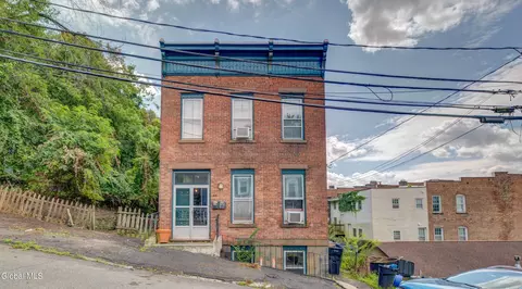 44 Christie St, Troy, NY 12180