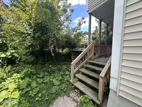 Exterior - 525 Lang St, Schenectady, NY 12308 photo 5 of 6