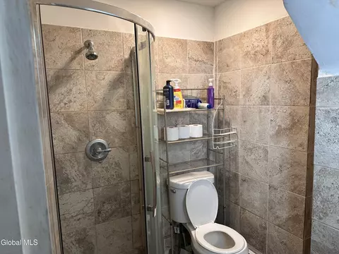 Bath - 525 Lang St, Schenectady, NY 12308 photo 1 of 2