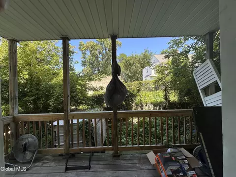 Exterior - 525 Lang St, Schenectady, NY 12308 photo 6 of 6