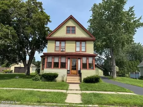 50 Mccleary Ave, Amsterdam, NY 12010