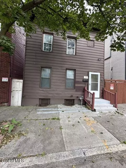 15 Sherman St, Albany, NY 12210