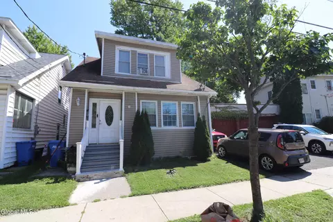 19 Beekman St, Albany, NY 12209