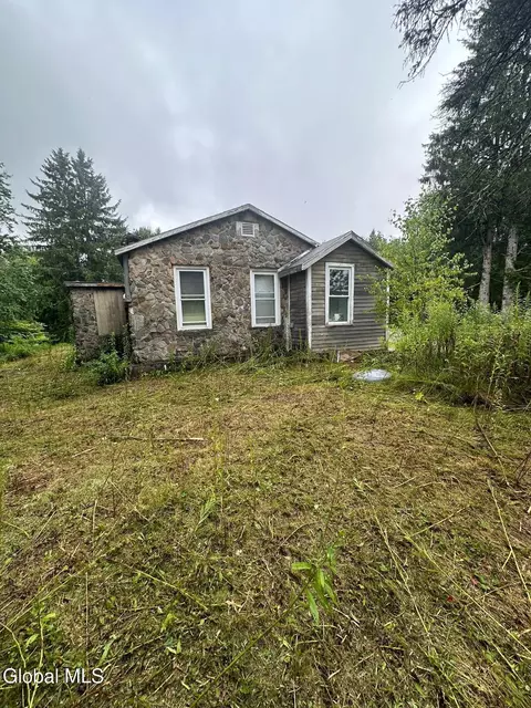 428 Old Rd, Cropseyville, NY 12052