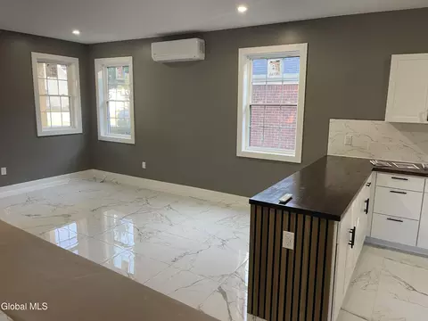 Living - 29 Marshall Ave, Schenectady, NY 12304 photo 2 of 3