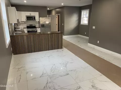 Entry Way - 29 Marshall Ave, Schenectady, NY 12304 photo 9 of 9