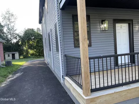 Exterior - 29 Marshall Ave, Schenectady, NY 12304 photo 7 of 14