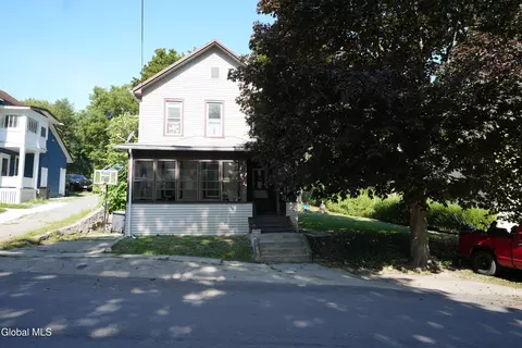 10 Shaper Ave, Canajoharie, NY 13317