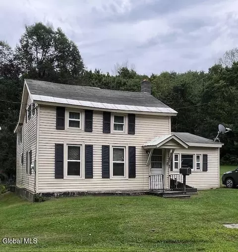 92 Eddy St, Greenwich, NY 12834