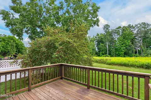 Exterior - 8 Dalton Ct, Delmar, NY 12054 photo 4 of 8