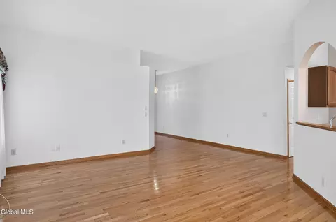 Living - 8 Dalton Ct, Delmar, NY 12054 photo 3 of 4