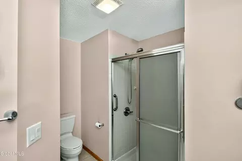 Bath - 8 Dalton Ct, Delmar, NY 12054 photo 2 of 5