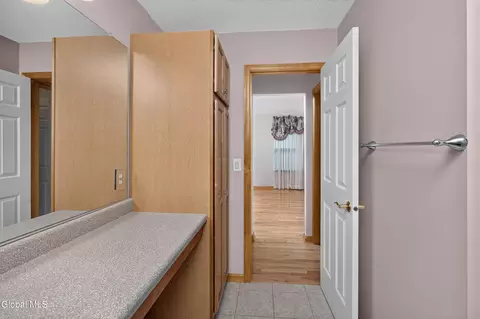 Bath - 8 Dalton Ct, Delmar, NY 12054 photo 3 of 5