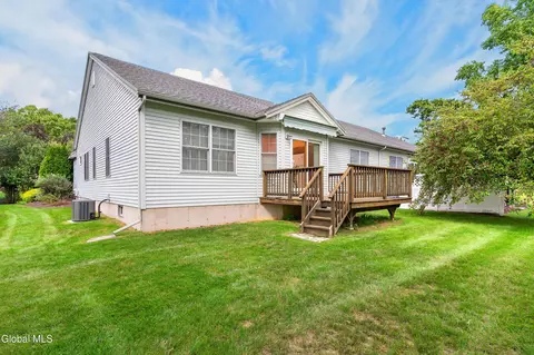 Exterior - 8 Dalton Ct, Delmar, NY 12054 photo 5 of 8