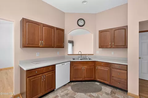 Kitchen - 8 Dalton Ct, Delmar, NY 12054 photo 3 of 4