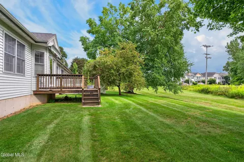 Exterior - 8 Dalton Ct, Delmar, NY 12054 photo 6 of 8
