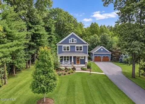 10 Emerald Ter, Clifton Park, NY 12065