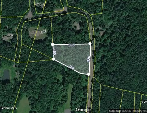 2 North Pole Road, Melrose, NY 12121