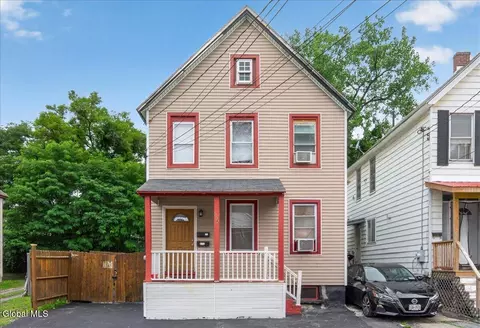 552 Mumford St, Schenectady, NY 12307