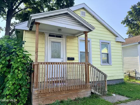 680 5th Ave, Troy, NY 12182