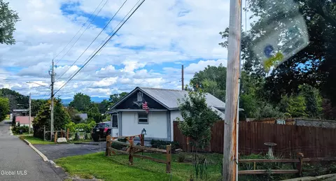 25 Elizabeth St, Port Henry, NY 12974