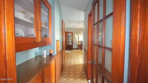 Entry Way - 259 Thirteenth St, Schenectady, NY 12306 photo 4 of 8