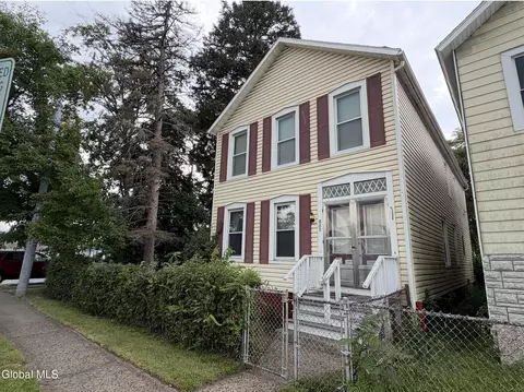 889 5th Ave, Troy, NY 12182