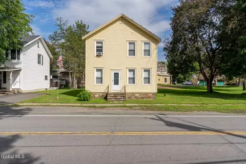 46 State St, Valley Falls, NY 12185