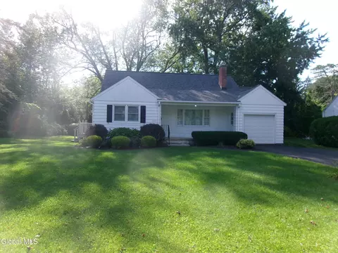 2023 Fairlawn Pkwy, Schenectady, NY 12309