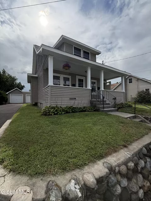 4 Orford St, Albany, NY 12205