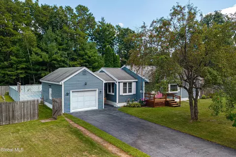 12 Pinewood Rd, Queensbury, NY 12804