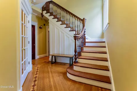 Entry Way - 6 Morris Ave, Schenectady, NY 12308 photo 3 of 6