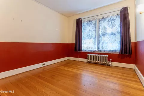 Bedroom - 6 Morris Ave, Schenectady, NY 12308 photo 3 of 5