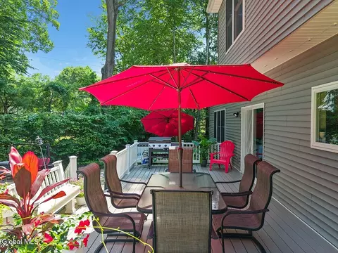 Exterior - 40 Willow Dr, Delmar, NY 12054 photo 5 of 9