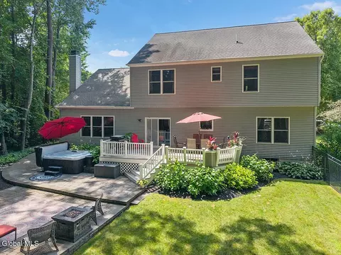 Exterior - 40 Willow Dr, Delmar, NY 12054 photo 6 of 9