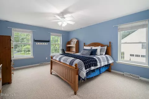Bedroom - 40 Willow Dr, Delmar, NY 12054 photo 7 of 8