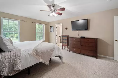 Bedroom - 40 Willow Dr, Delmar, NY 12054 photo 2 of 8