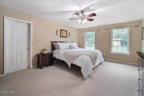 Bedroom - 40 Willow Dr, Delmar, NY 12054 photo 1 of 8