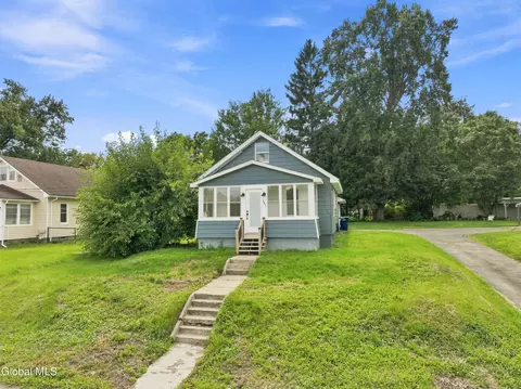 383 Vley Rd, Glenville, NY 12302