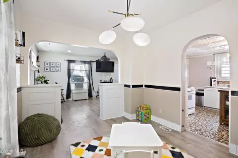 Dining - 1230 Chrisler Ave, Schenectady, NY 12303 photo 2 of 2